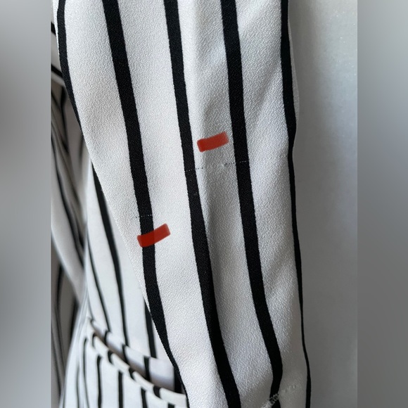 ACTIVE USA PINSTRIPE BLAZER 🫦 - Picture 9 of 10